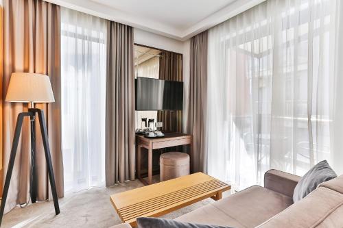 Superior Double Room image 7