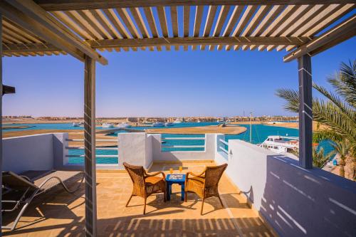 balkon/terras, Marina Lodge at Port Ghalib in Qesm Marsa Alam