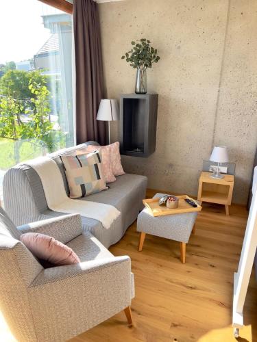 Paradies in den Südsteirischen Weinbergen: Bezauberndes Apartment mit Terrasse, Infinity Pool-Zugang, Sauna und Fitnessbereich!