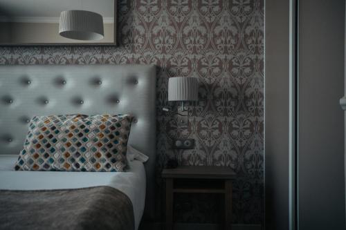 Double or Twin Room City Side image 4