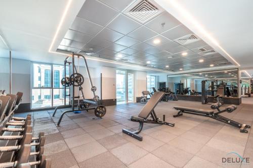 Vibrant 1BR at Prime Location Dubai Marina by Deluxe Holiday Homes, Dubai (photo 8)