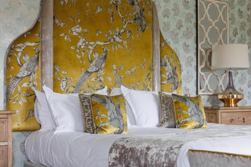 Peak Edge Hotel at the Red Lion - image 3