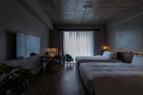 room detail thumbnail 1