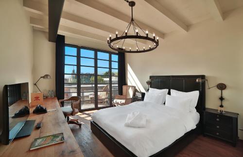 1 queen bed