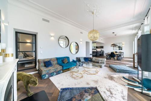 Cannes centre maison bourgeoise - Tap to explore photos