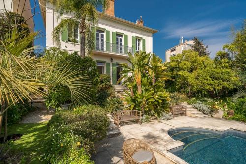 Cannes centre maison bourgeoise - Tap to explore photos