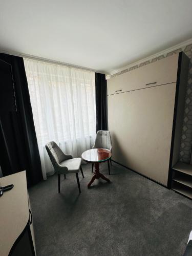 Hotel Cosmos - image 4