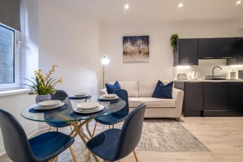 Holburn Hideaway - SJA Stays - Luxury 2 Bed Apartment