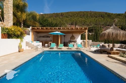 Villa with Private Pool image 9
