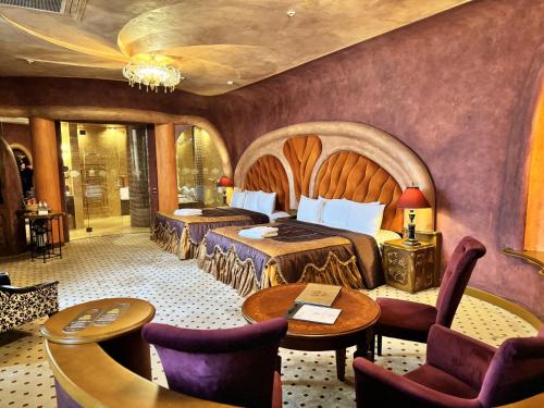 2 king beds