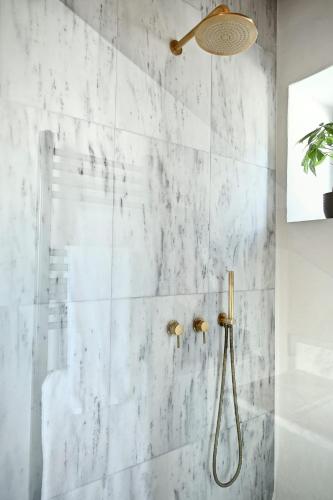 Beautiful Athens Apartment | 1 Bedroom | Apartment Gildarts | Furnished Balcony Overlooking the City | Athinaidos - main image