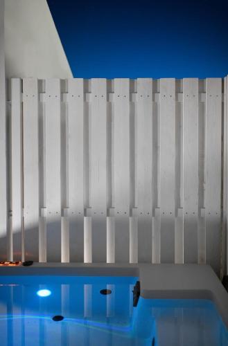 Lovely Athens Apartment | 1 Bedroom | Apartment Makarov | Furnished Balcony and Terrace | Outdoor Hot Tub | Athinaidos - image 3