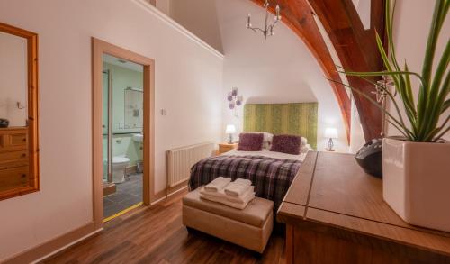 The Caledonian 3 Bedroom Self Catering Apartment in historic Abbey in Fort Augustus Városközpont