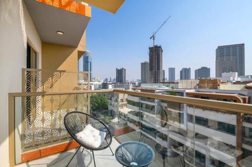 Family-friendly 1 BR in JVC - image 4