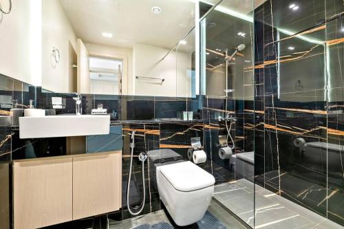 Family-friendly 1 BR in JVC - image 11