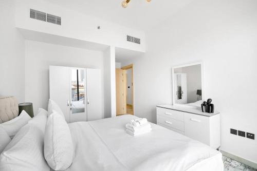 Family-friendly 1 BR in JVC - image 10