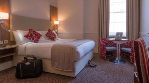 Double Room image 3
