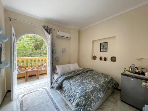 Queen of the pyramids hotel - image 10