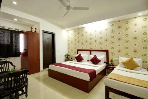 Hotel Claytone Near Delhi Airport