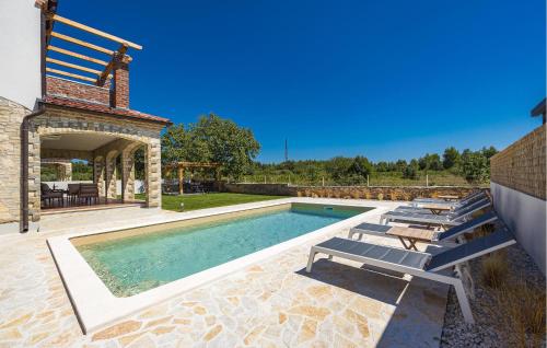 Peldbaseins, Nice Home In Cabrunici in Jursiči
