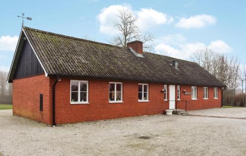 3 Bedroom Lovely Home In Borrby