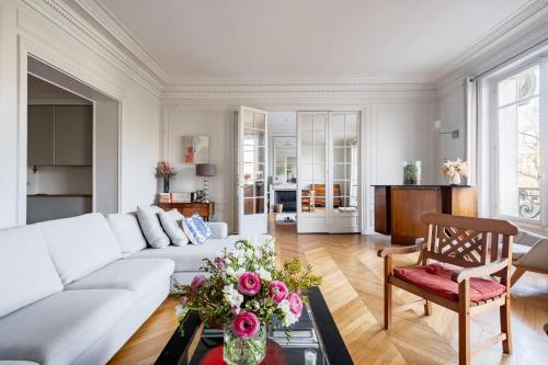 Veeve - Enlightened Elegance, Parigi