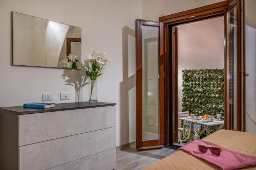 Casa Del Golfo SantAntonino - image 2