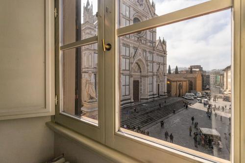 Santa Croce Dante's View Apartment with Terrace - image 3