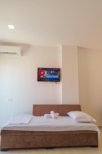 Family Room image 5