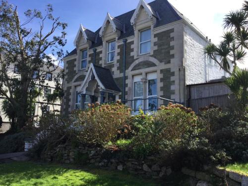 Armyn House Apartments, Your Coastal Escape in Falmouth