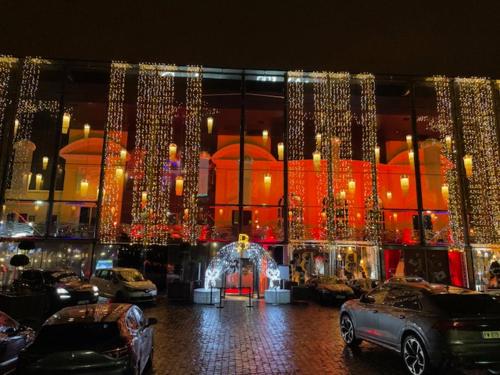 studio avec terrasse en face la gare d’Enghien a 15 minute de paris gare du nord et a 10 mn de stade de France - Location saisonnière - Enghien-les-Bains