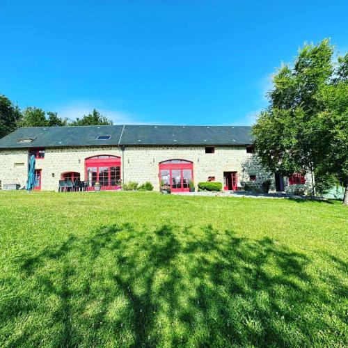 Exterior view, Auverg'Nature, suite Myrtilles in Espinasse