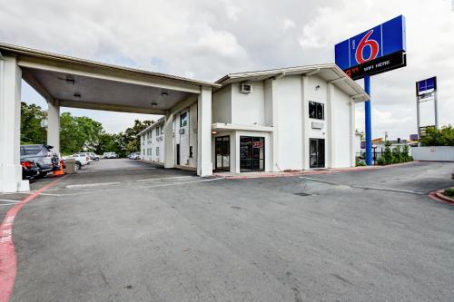 Motel 6 Dallas - South