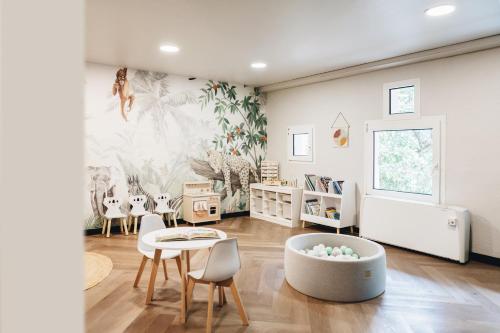 Hotel Malcom and Barret - image 7