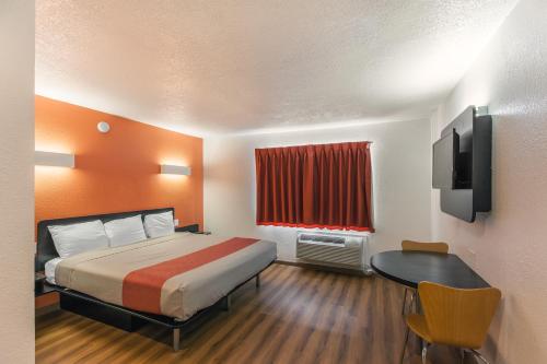 Motel 6-Dallas, TX - South