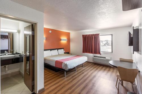 Motel 6 Dallas - South