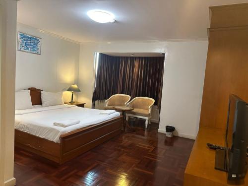 Omni Tower Sukhumvit Nana by Direct Rooms