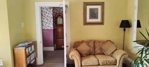 Brooke House - image 13