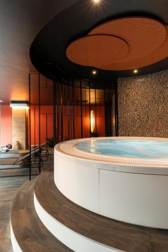 สระว่ายน้ำ, Hotel & Spa Oceania Le Conti in เบรสต์