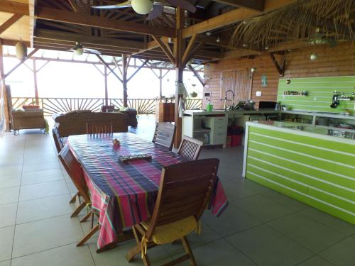 Maison coloniale 12/16 pers. in Pointe-Noire