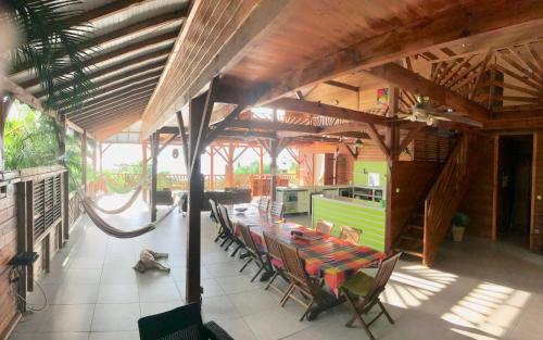 Maison coloniale 12/16 pers. in Pointe-Noire