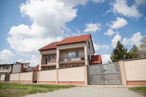 . Farkas Villa