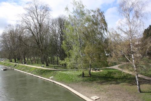 Tuvākā izklaides vieta, Duplex T2 Bords de Seine in Meulan-en-Yvelines