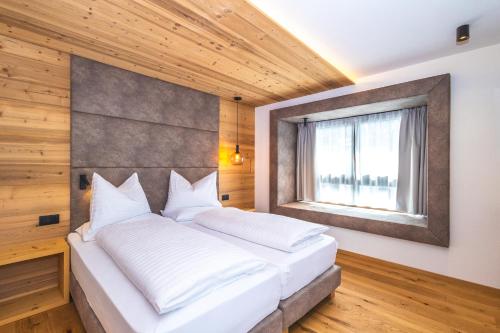 Apartment with Mountain View