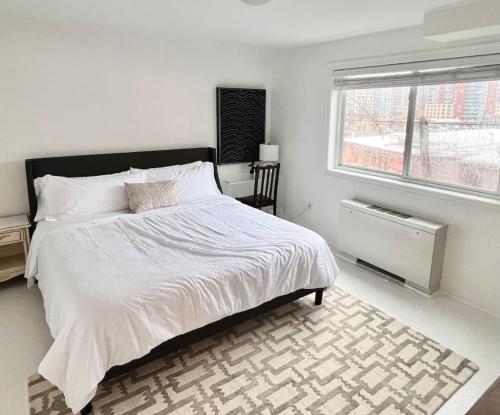 Crystal City Boutique Flats - Free Parking 2878 in Arlington, USA