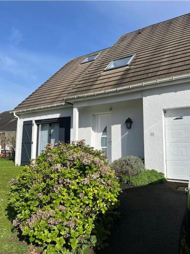 Belle maison familiale avec parking gîte à louer Épron