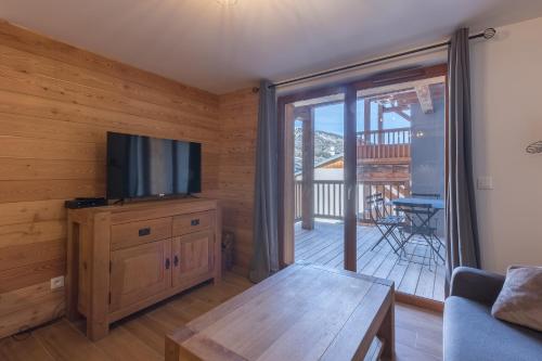 One-Bedroom Apartment image 6