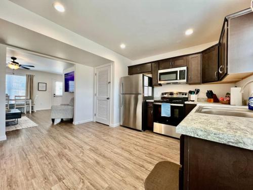 ห้องครัว, Pearl of a home, central Batesville, IN -New build in เบตส์วิลล์ (อินเดียน่า)