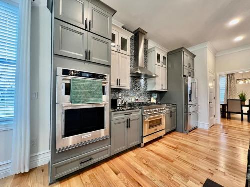 NEW, big, beautiful, Executive Home Liberty Twp in Middletown, USA