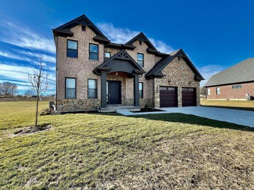 Luxury Home Incredible master suite Liberty Twp OH